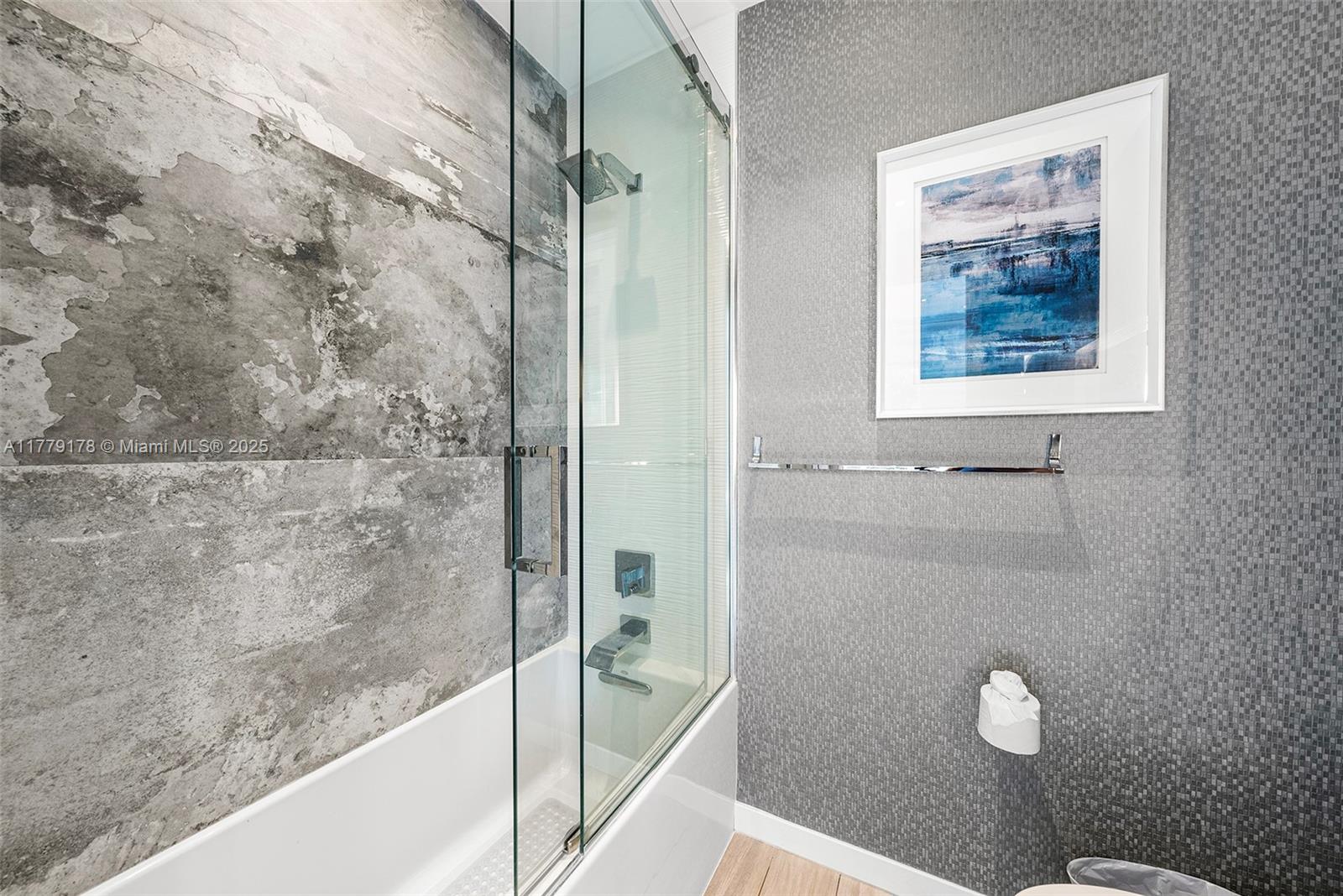 NAVARRO ISLE - Residential