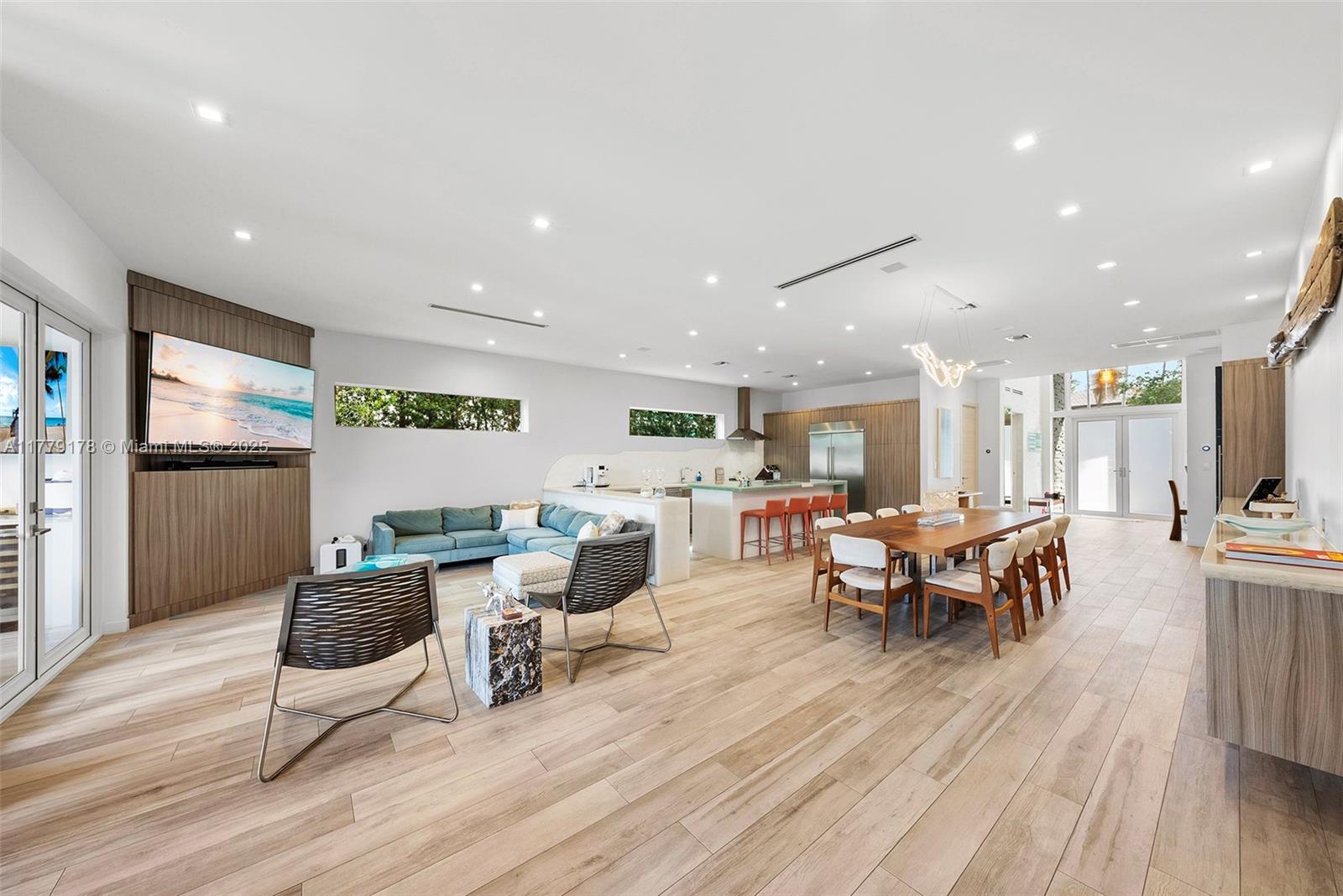 NAVARRO ISLE - Residential