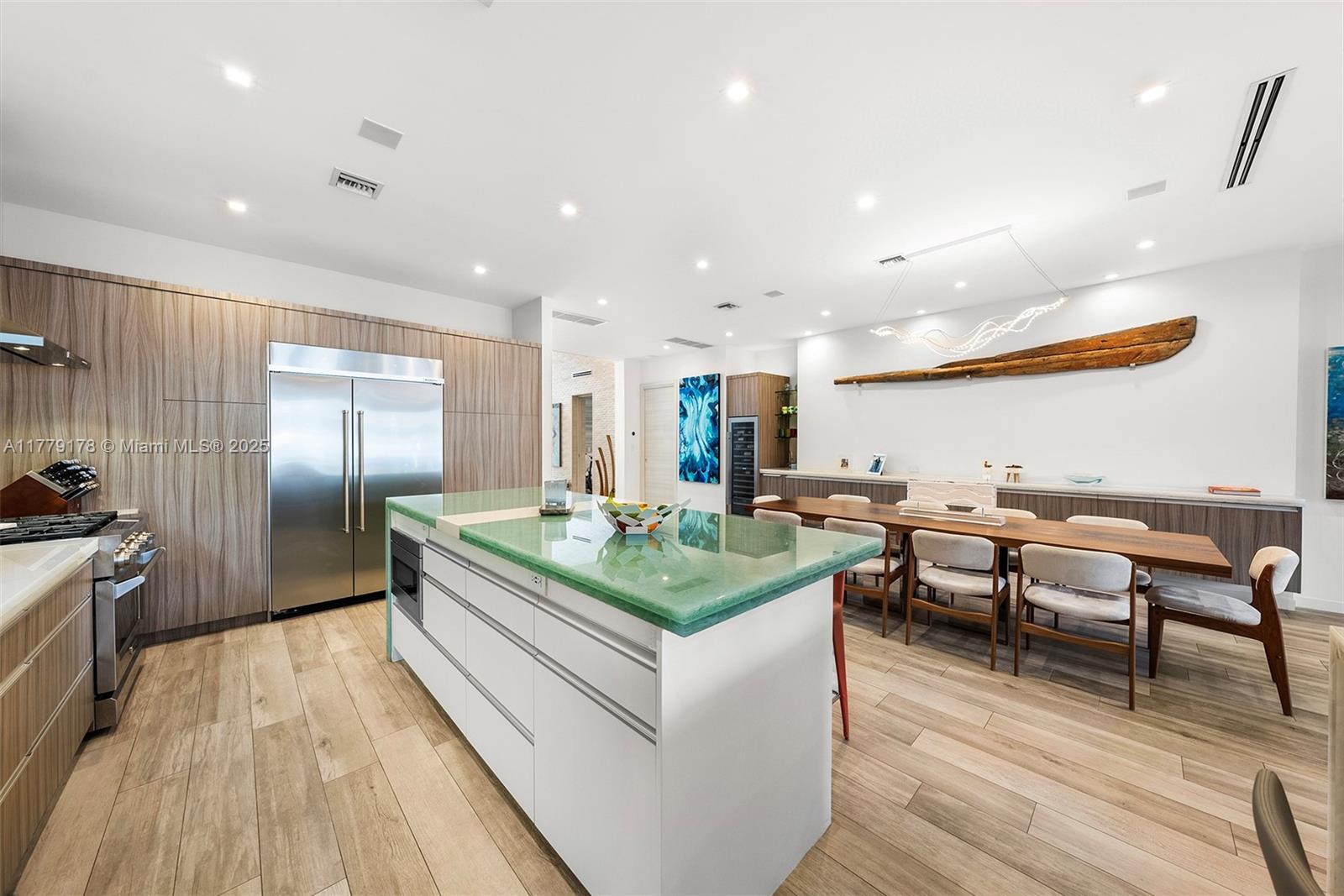 NAVARRO ISLE - Residential