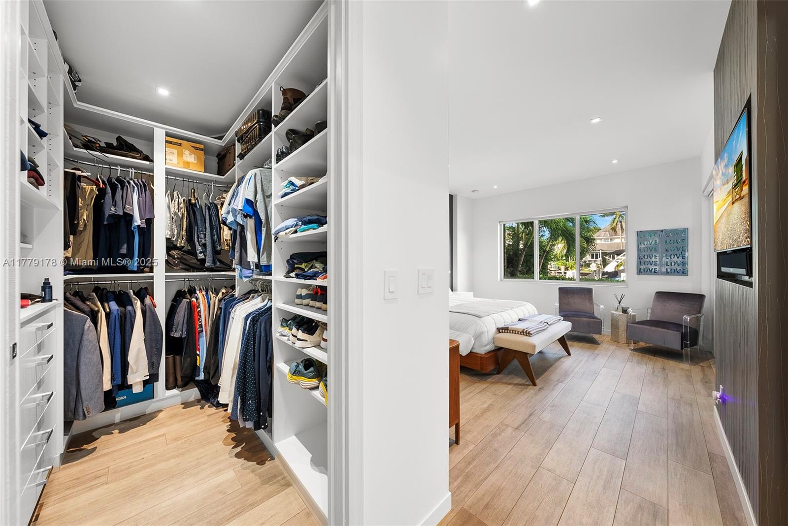 NAVARRO ISLE - Residential