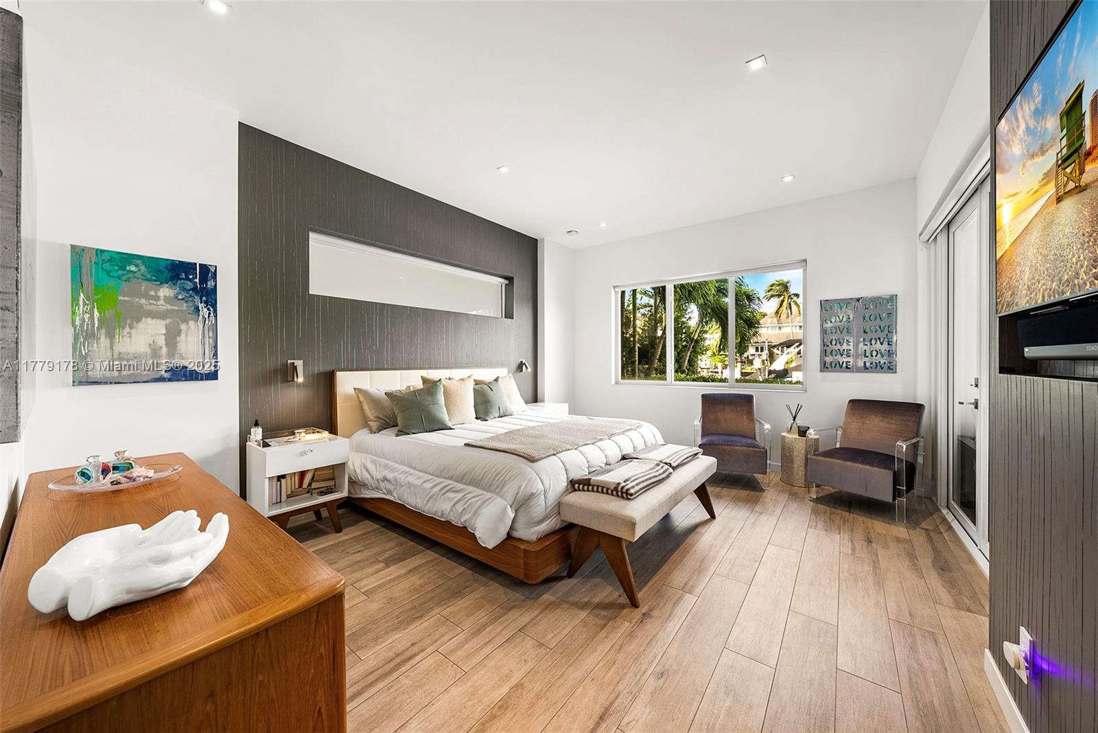 NAVARRO ISLE - Residential