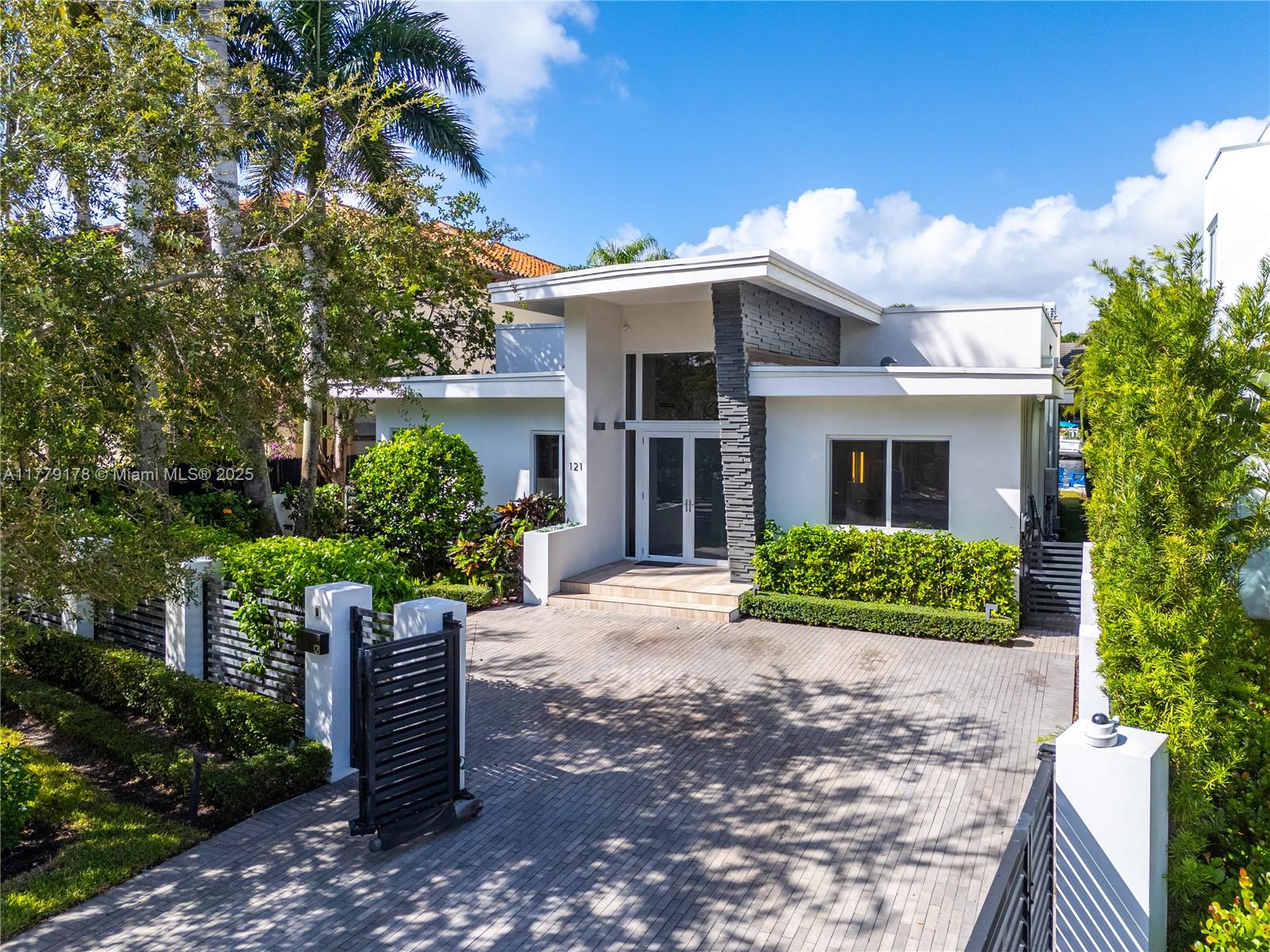 NAVARRO ISLE - Residential