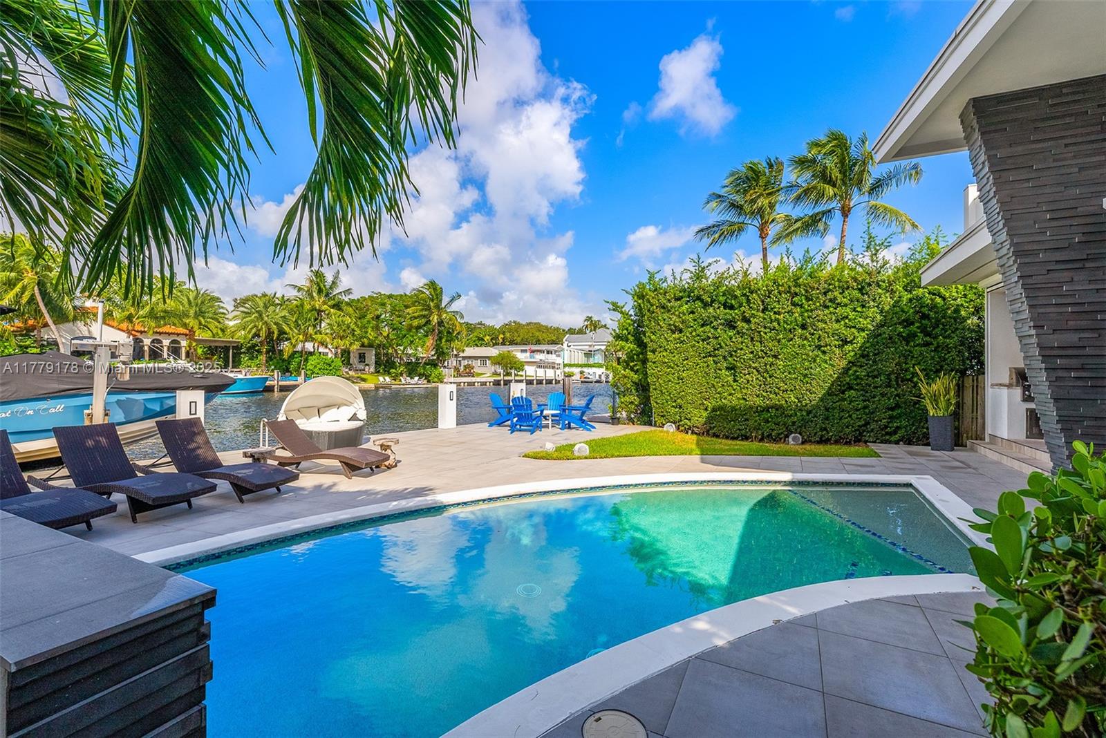 NAVARRO ISLE - Residential