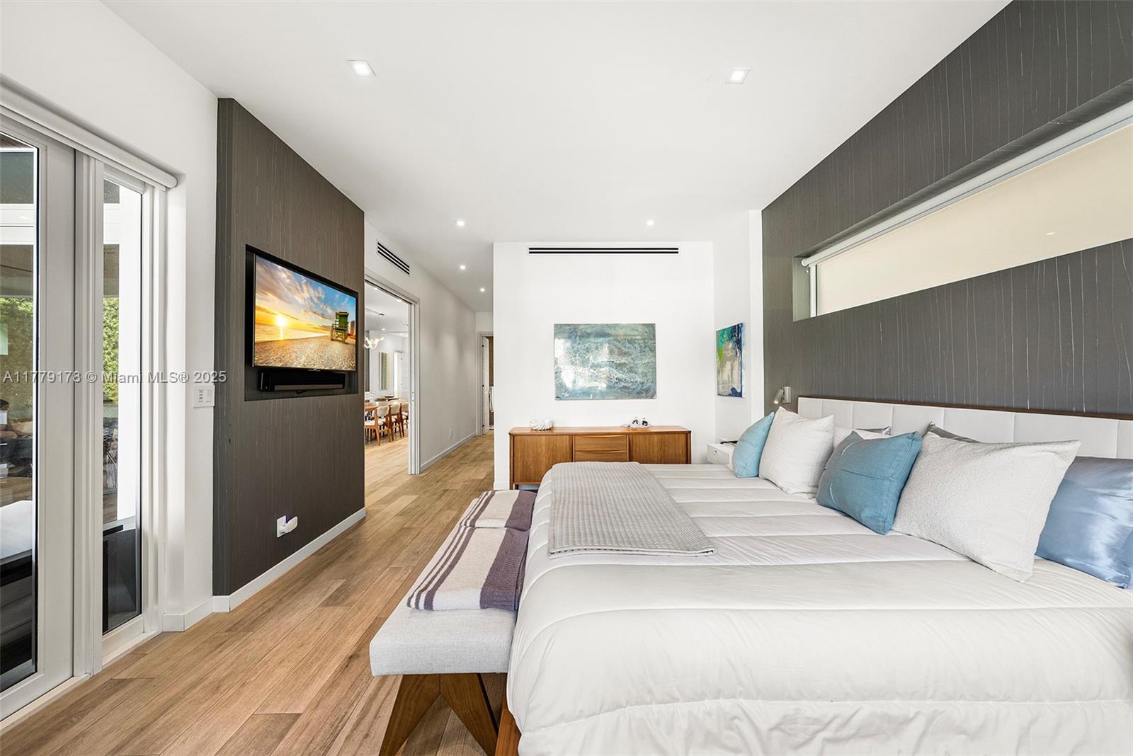 NAVARRO ISLE - Residential