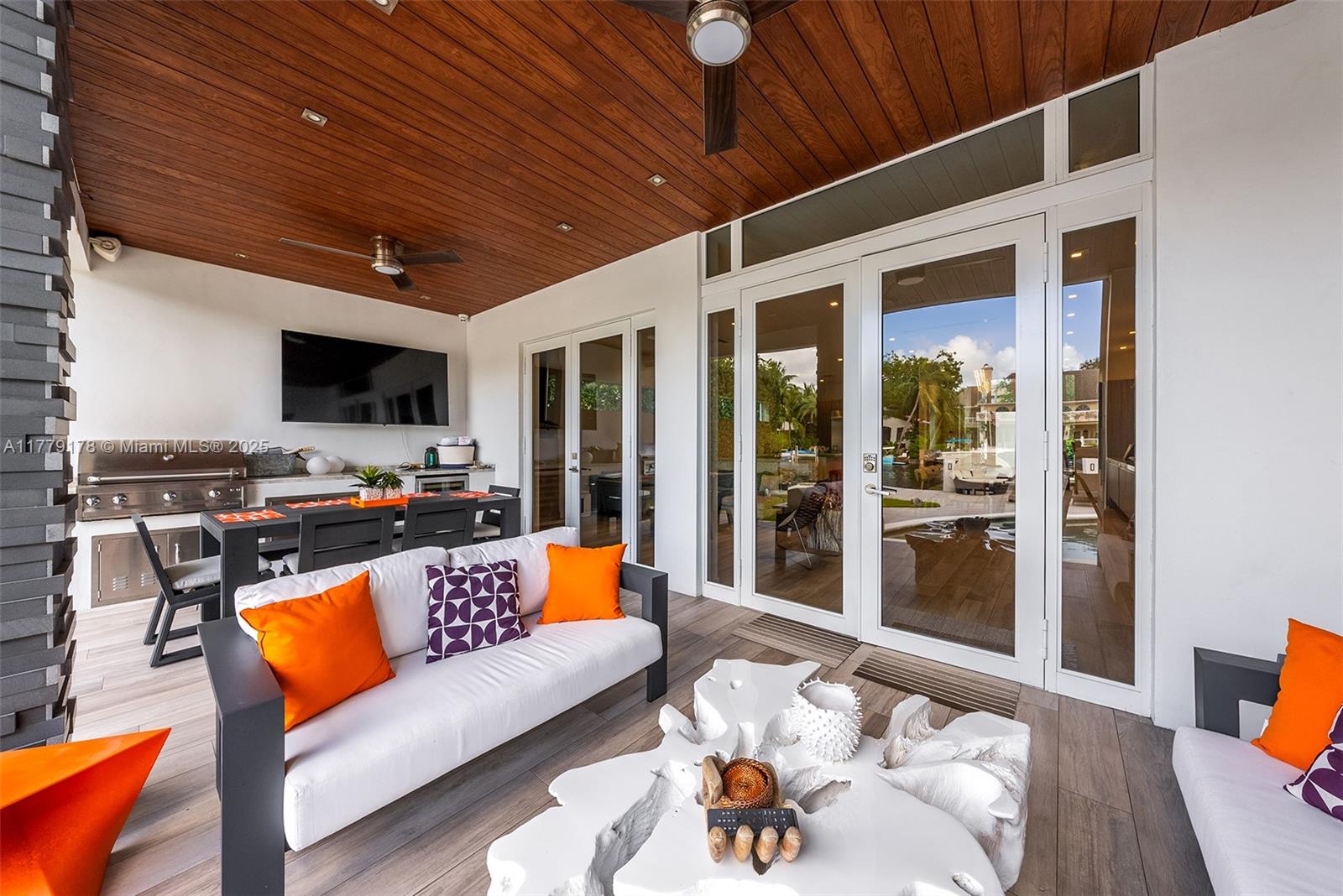 NAVARRO ISLE - Residential