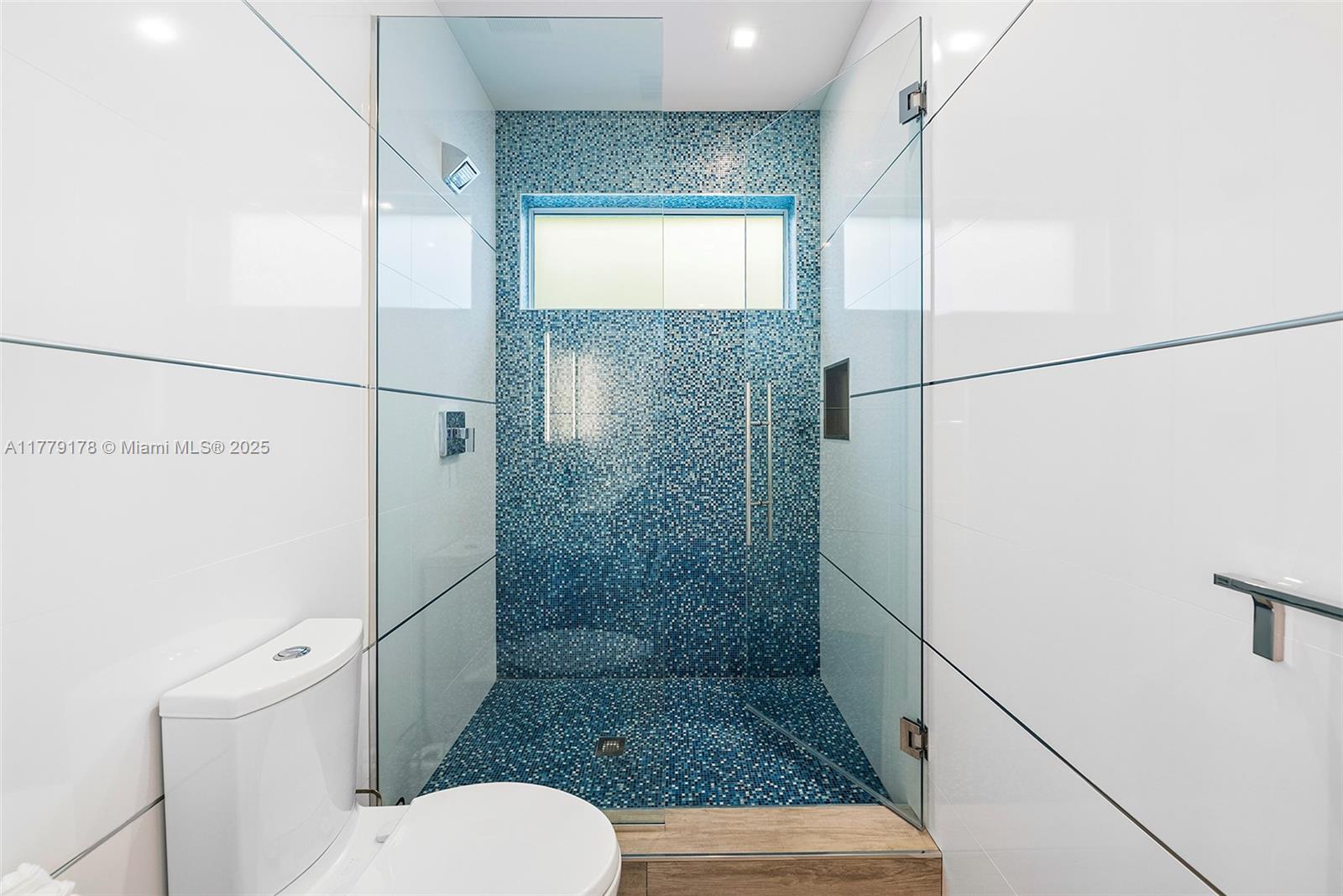 NAVARRO ISLE - Residential