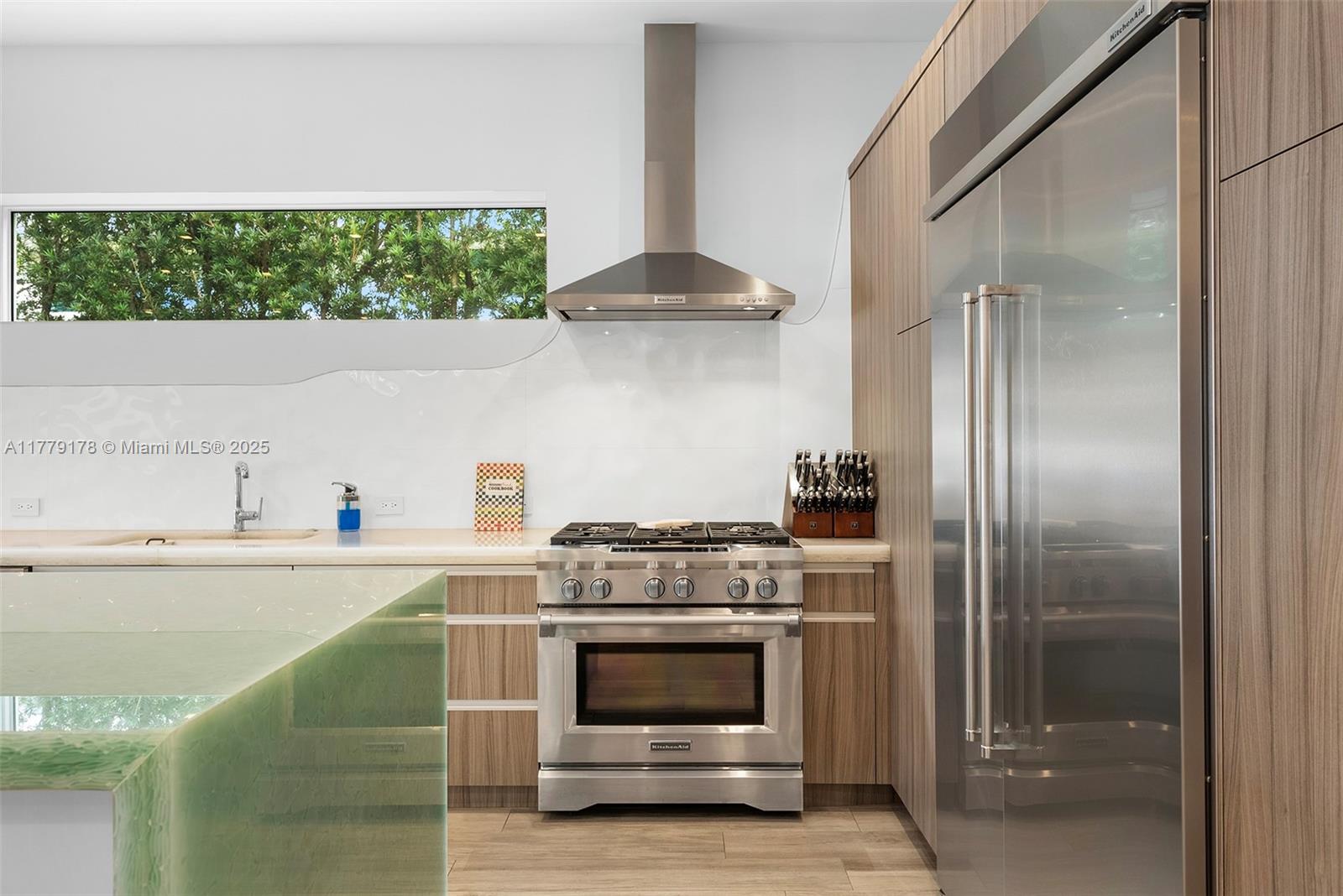 NAVARRO ISLE - Residential