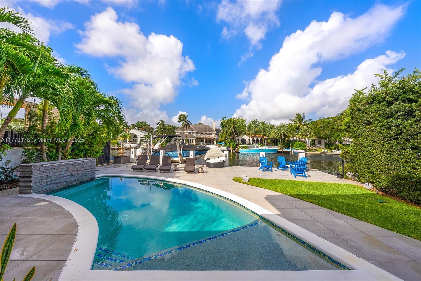 NAVARRO ISLE - Residential