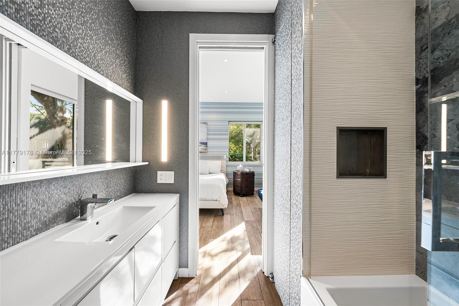 NAVARRO ISLE - Residential