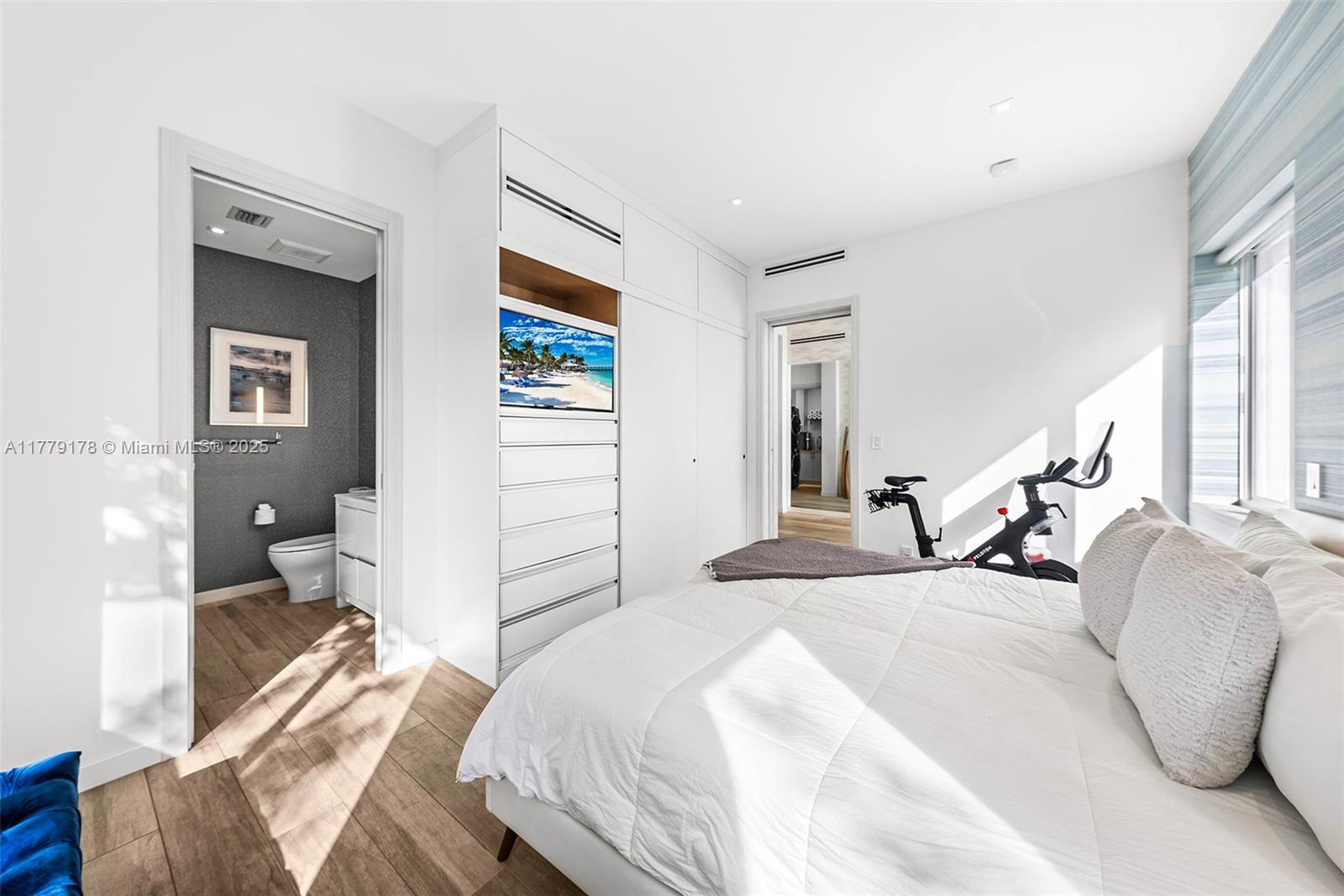 NAVARRO ISLE - Residential