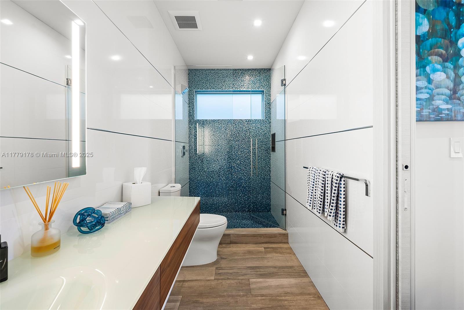 NAVARRO ISLE - Residential