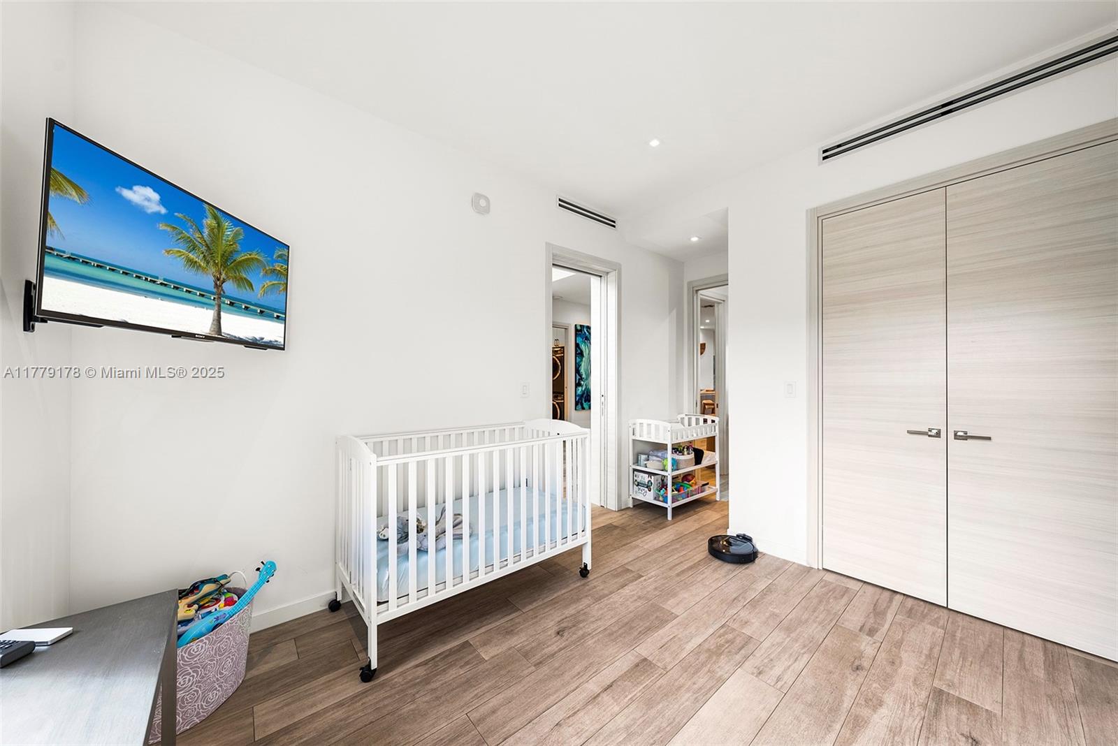 NAVARRO ISLE - Residential