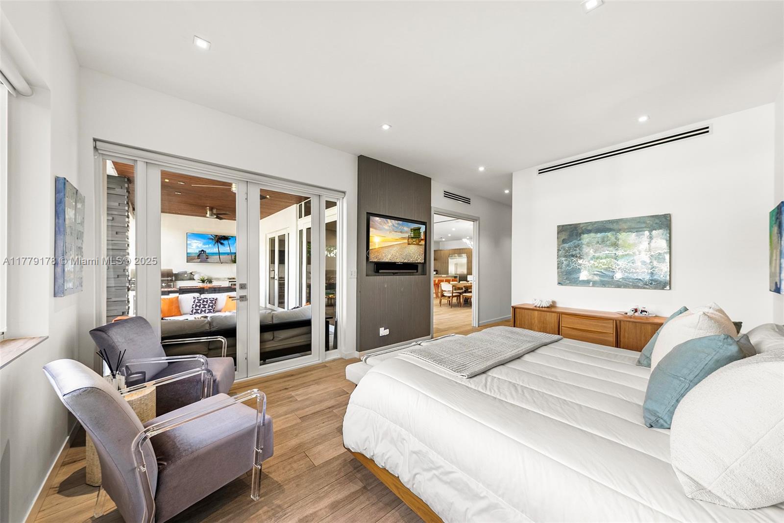 NAVARRO ISLE - Residential