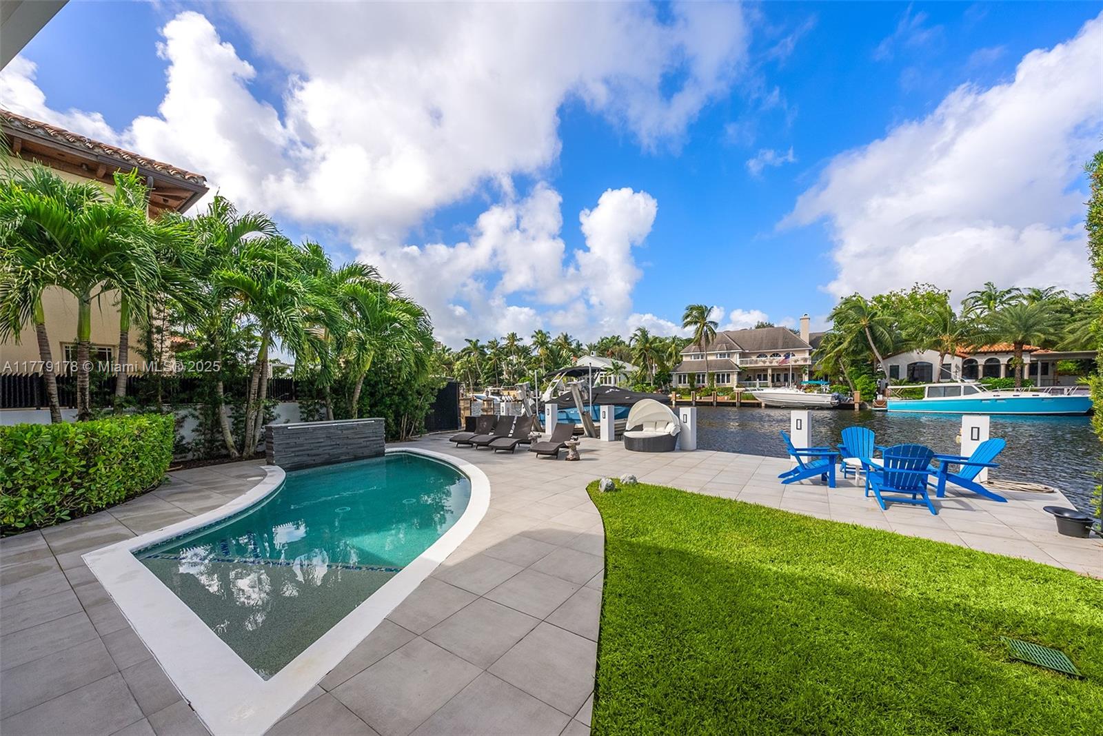 NAVARRO ISLE - Residential