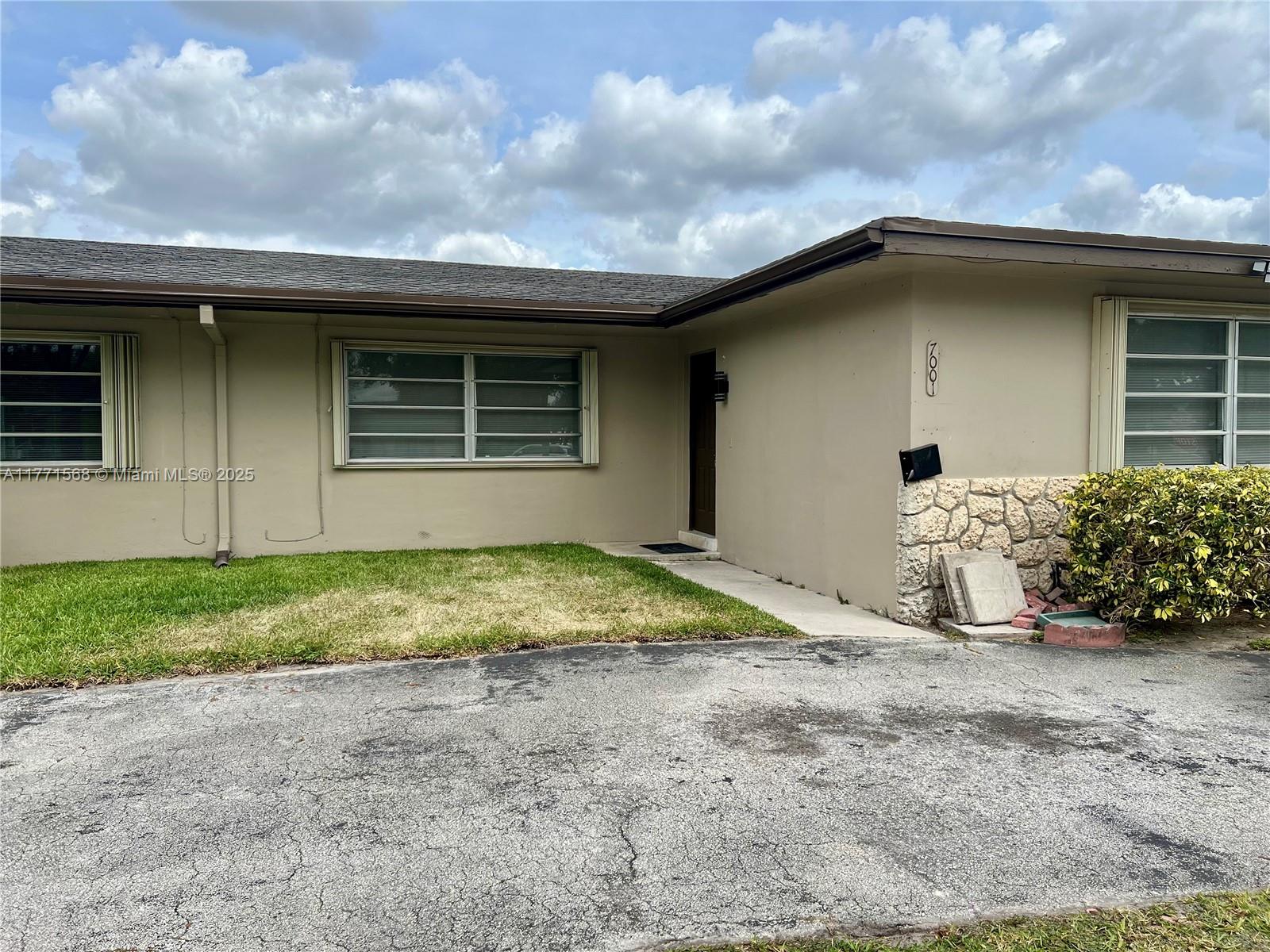 Rental Property at 7001 Nw 15th St 1, Plantation, Miami-Dade County, Florida - Bedrooms: 4 
Bathrooms: 2  - $3,300 MO.