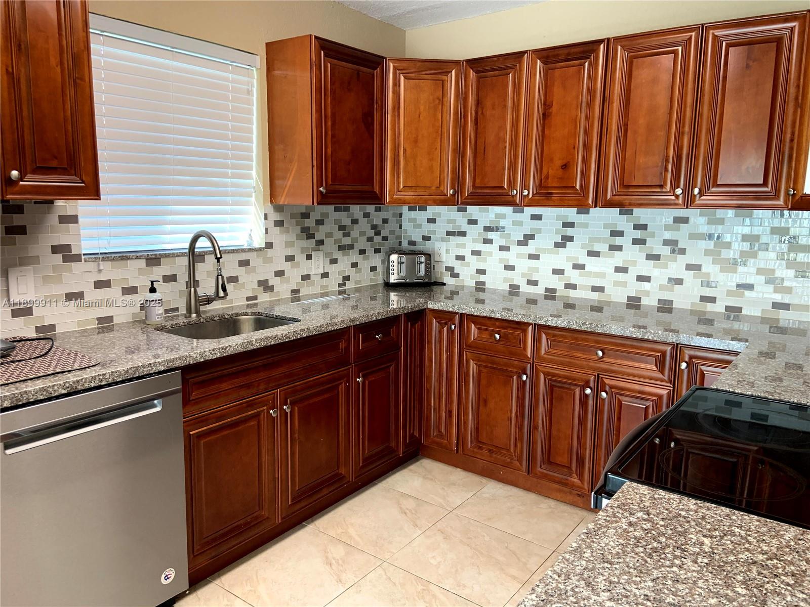 BOULEVARD HEIGHTS SEC TEN - Residential Lease