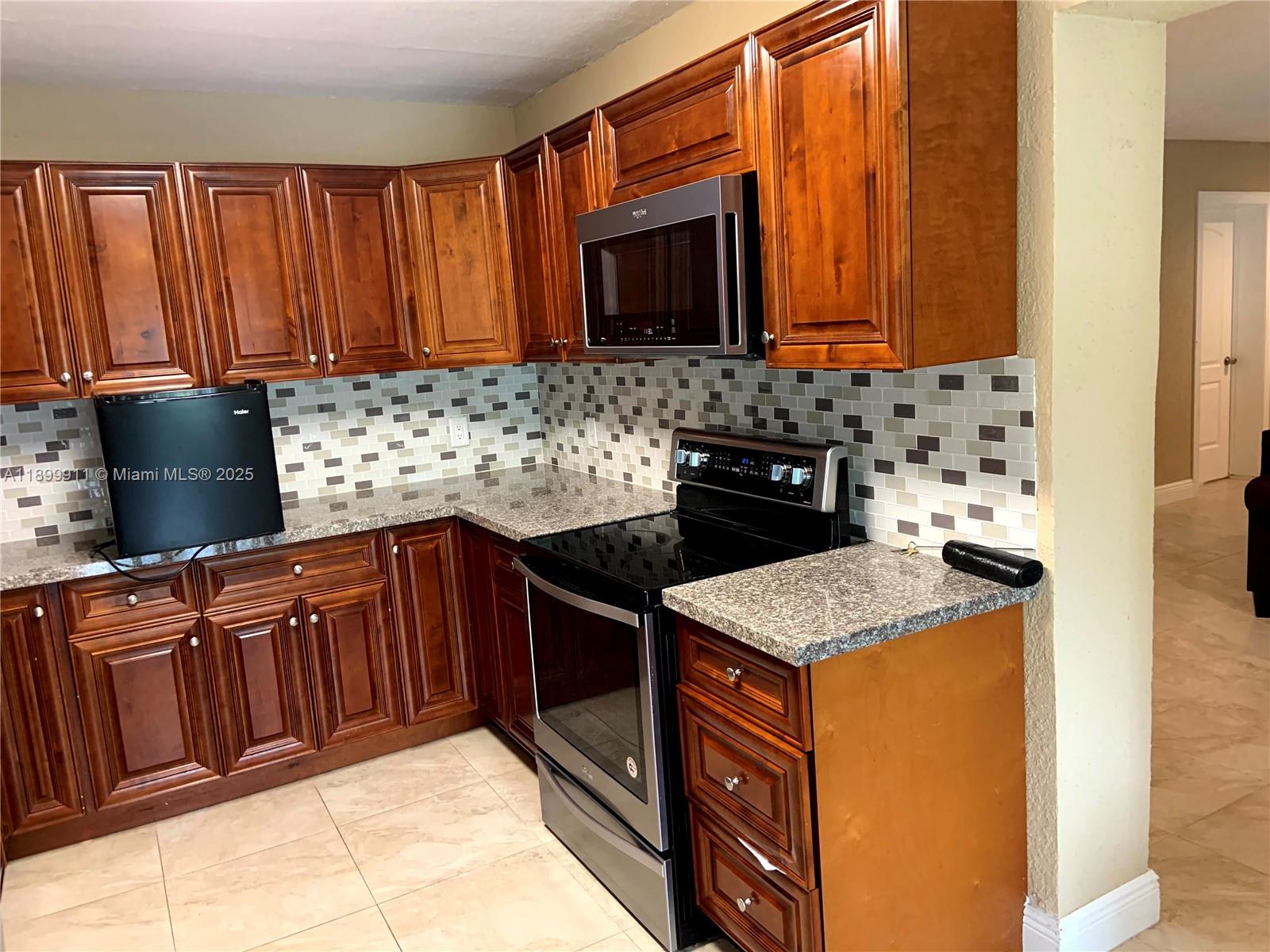 BOULEVARD HEIGHTS SEC TEN - Residential Lease