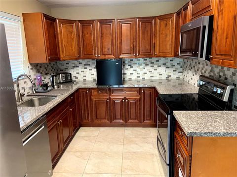 6407 SW 5th St Pembroke Pines FL 33023