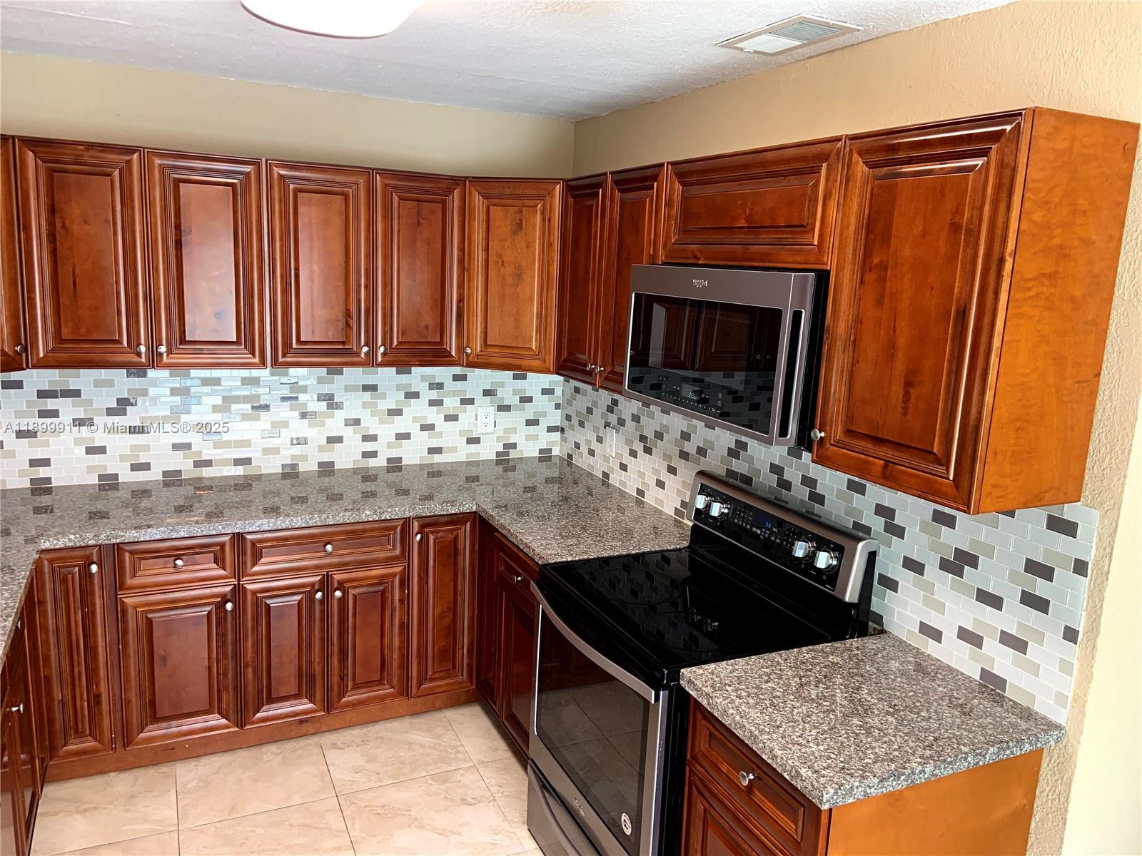 BOULEVARD HEIGHTS SEC TEN - Residential Lease