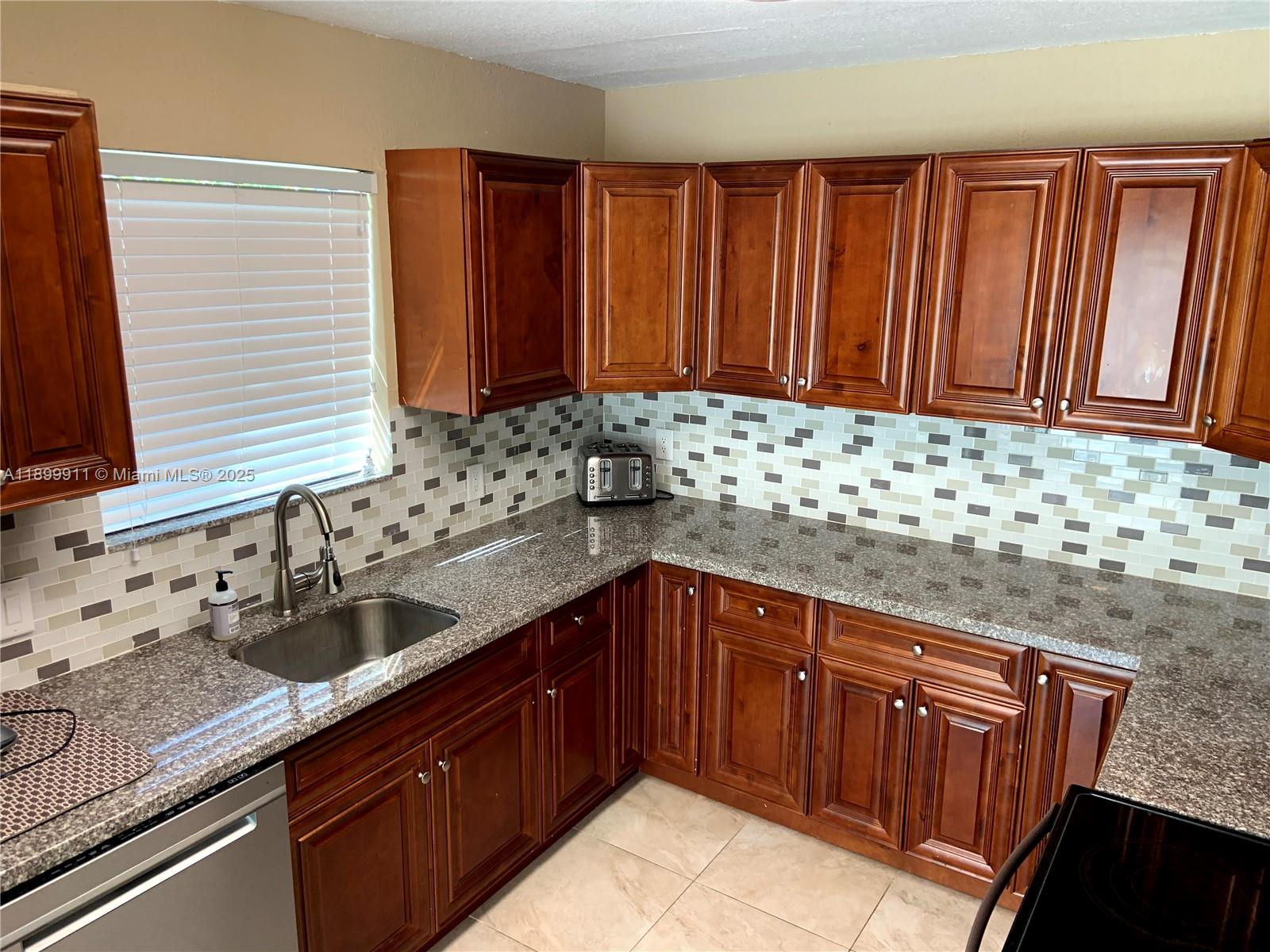 BOULEVARD HEIGHTS SEC TEN - Residential Lease