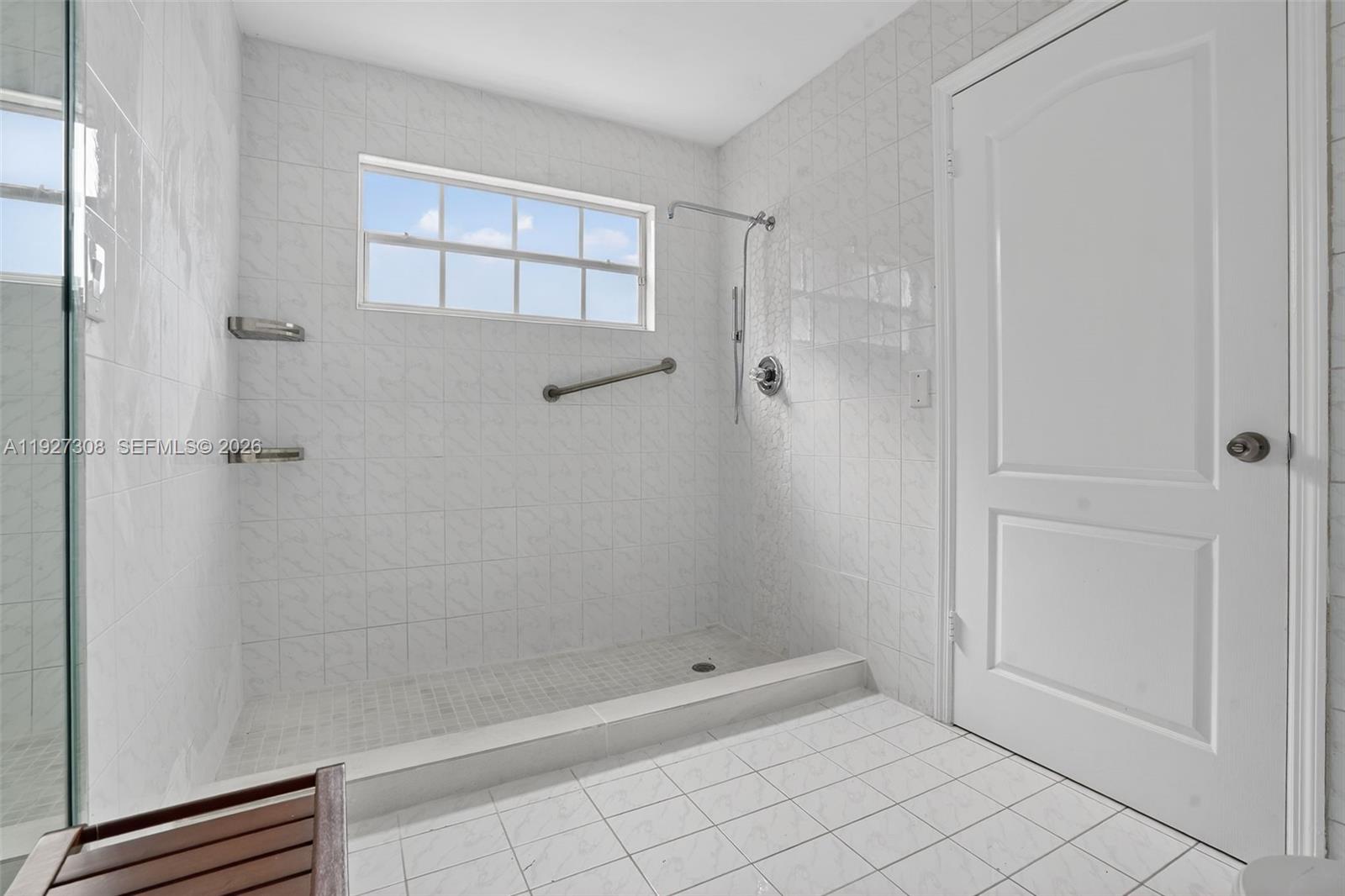 LAKES OF THE MEADOW SEC 5 - Residential