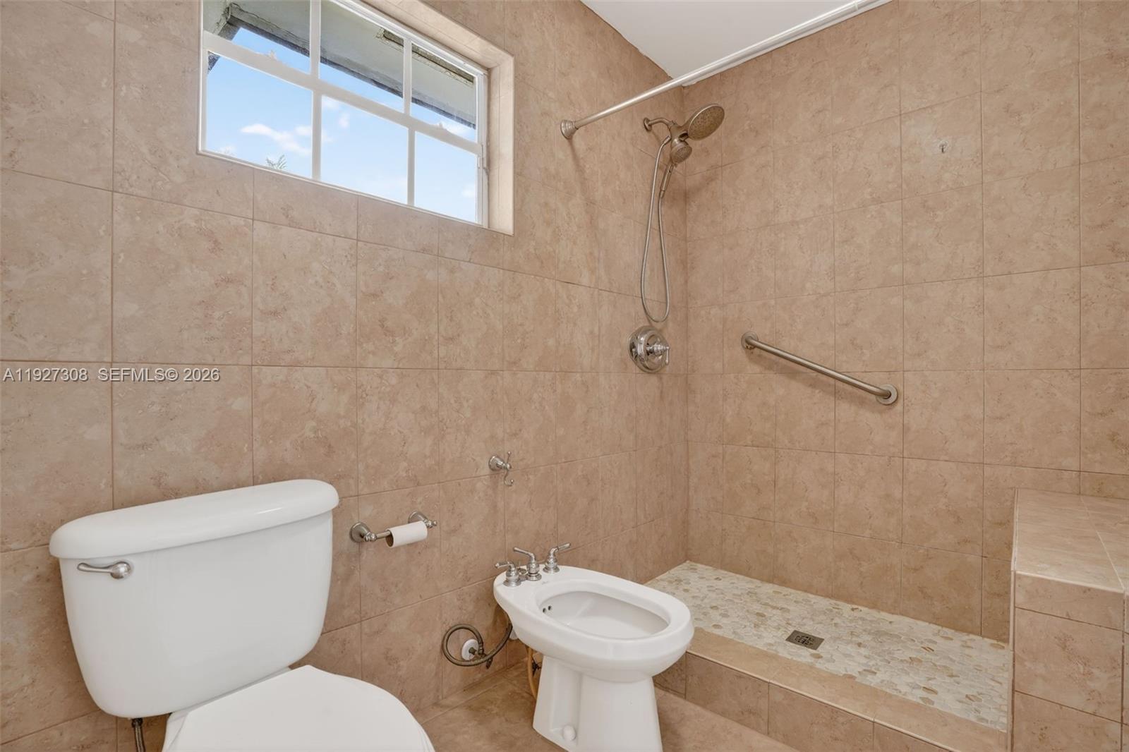 LAKES OF THE MEADOW SEC 5 - Residential