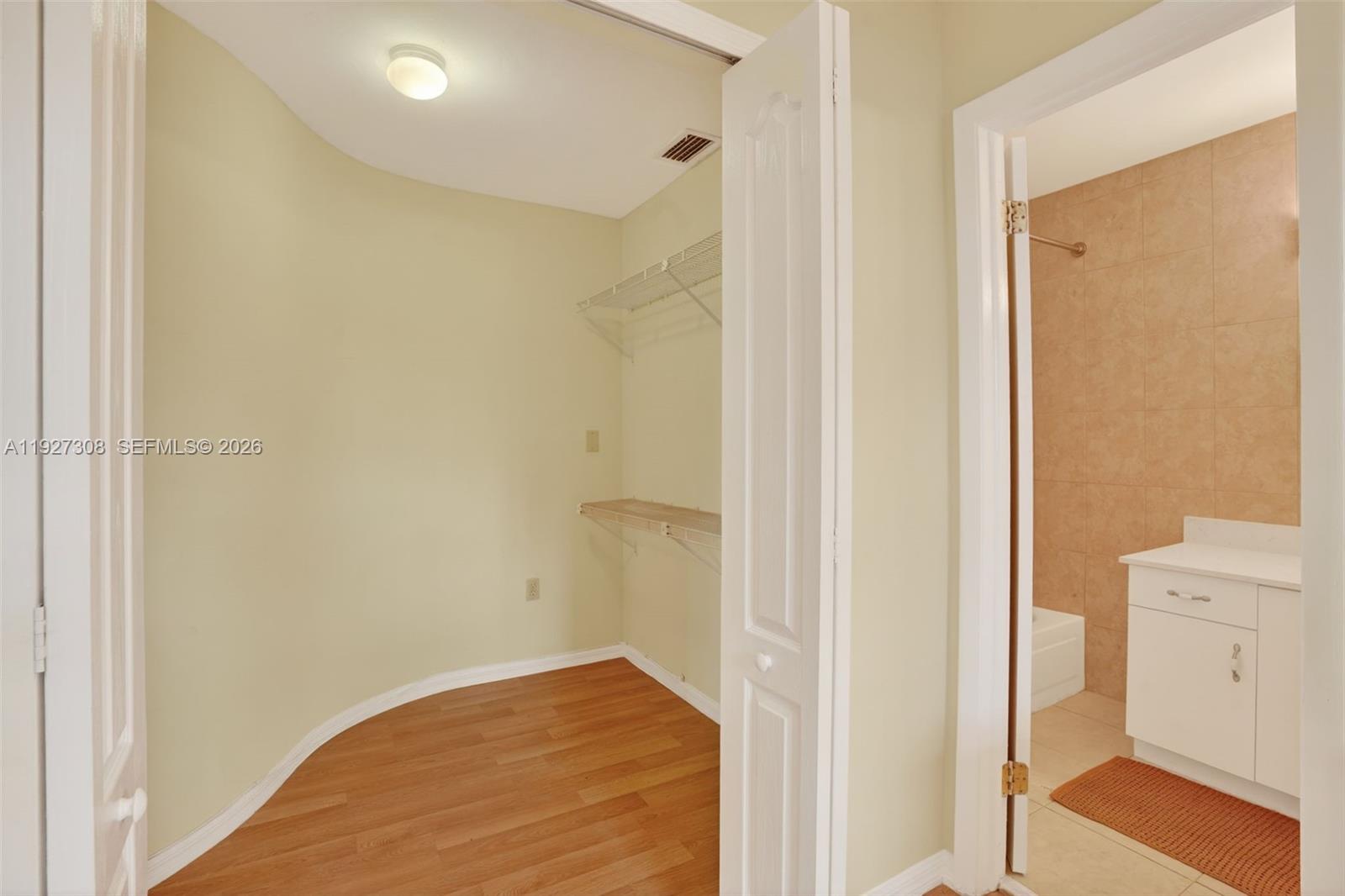 LAKES OF THE MEADOW SEC 5 - Residential