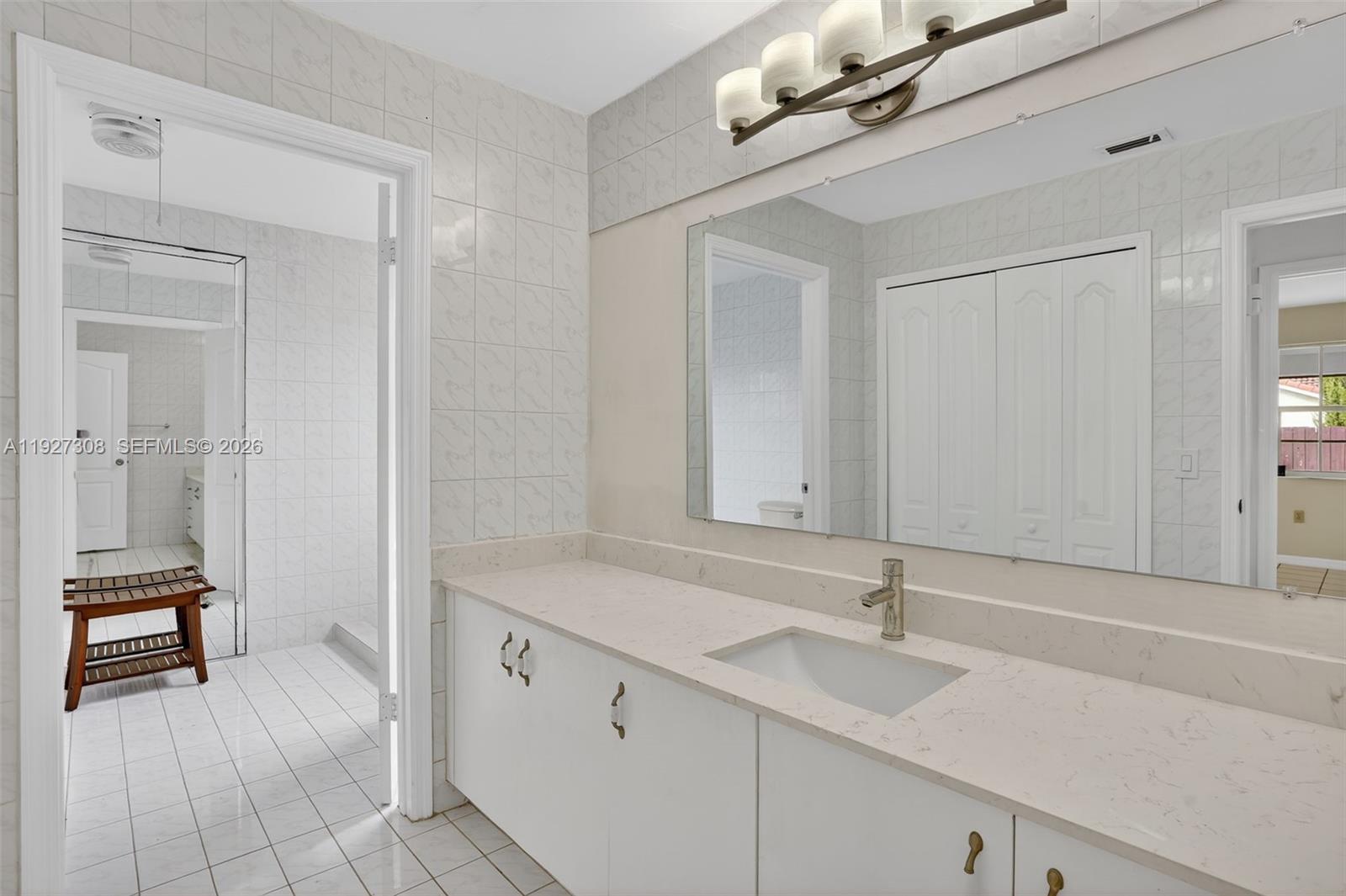 LAKES OF THE MEADOW SEC 5 - Residential