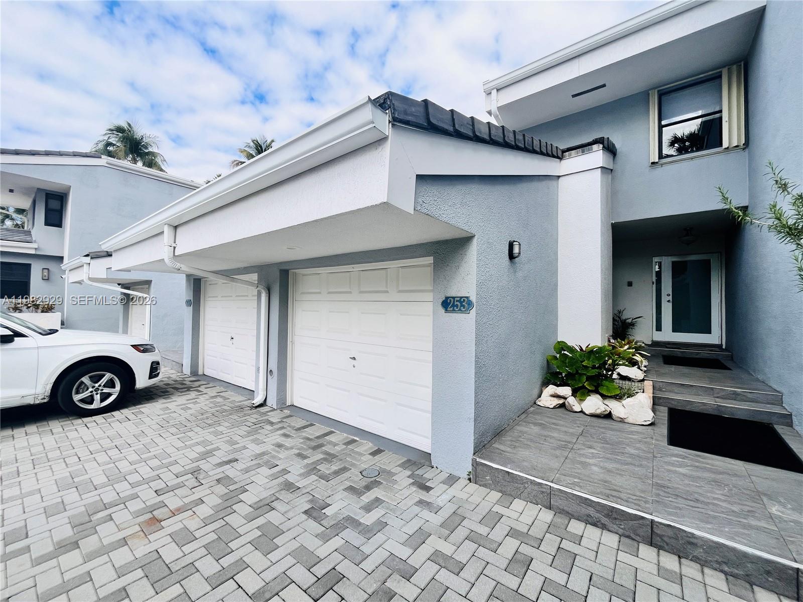 253 Poinciana Dr 603