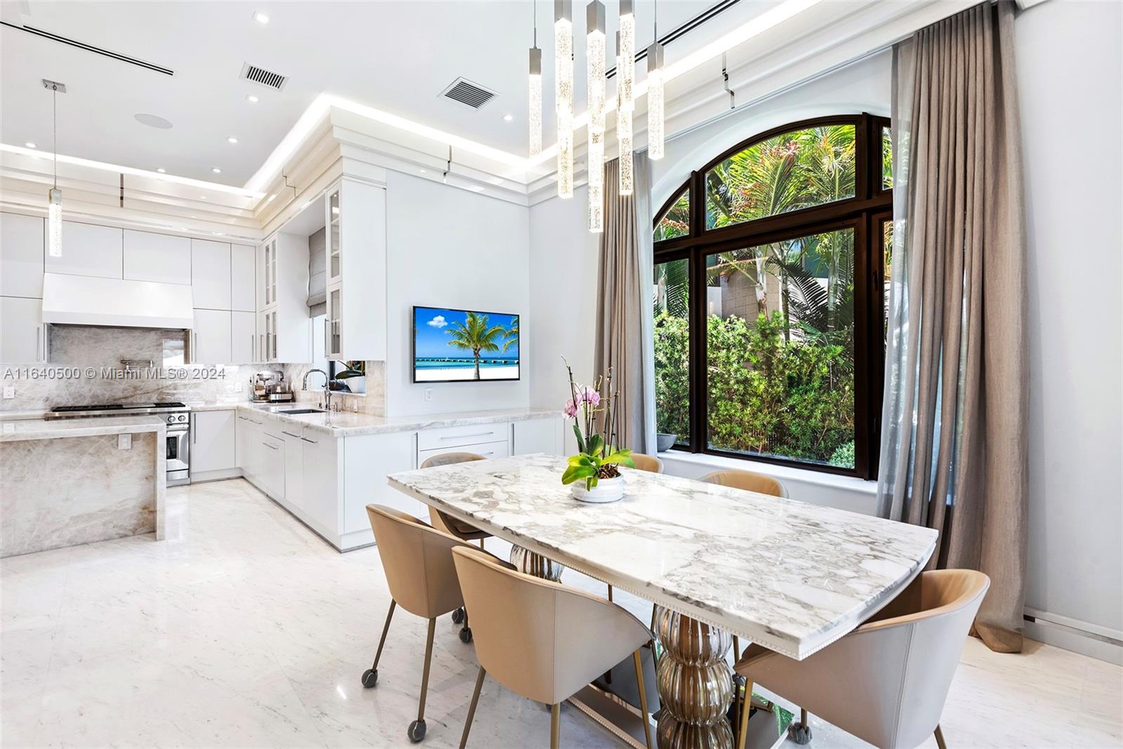 GOLDEN BEACH SEC E - Residential