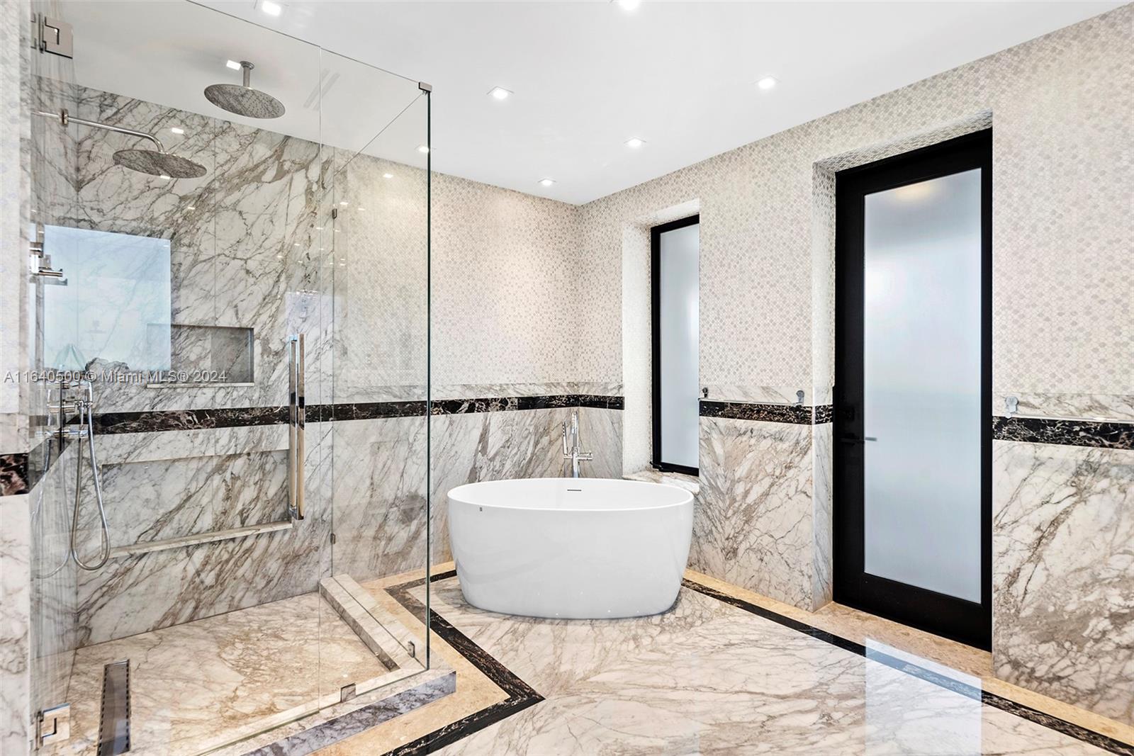 GOLDEN BEACH SEC E - Residential