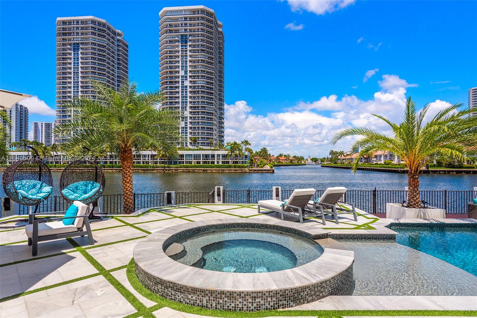 GOLDEN BEACH SEC E - Residential