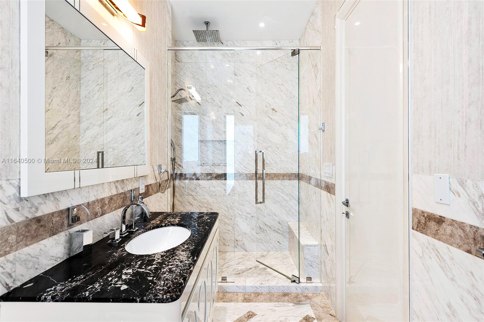GOLDEN BEACH SEC E - Residential