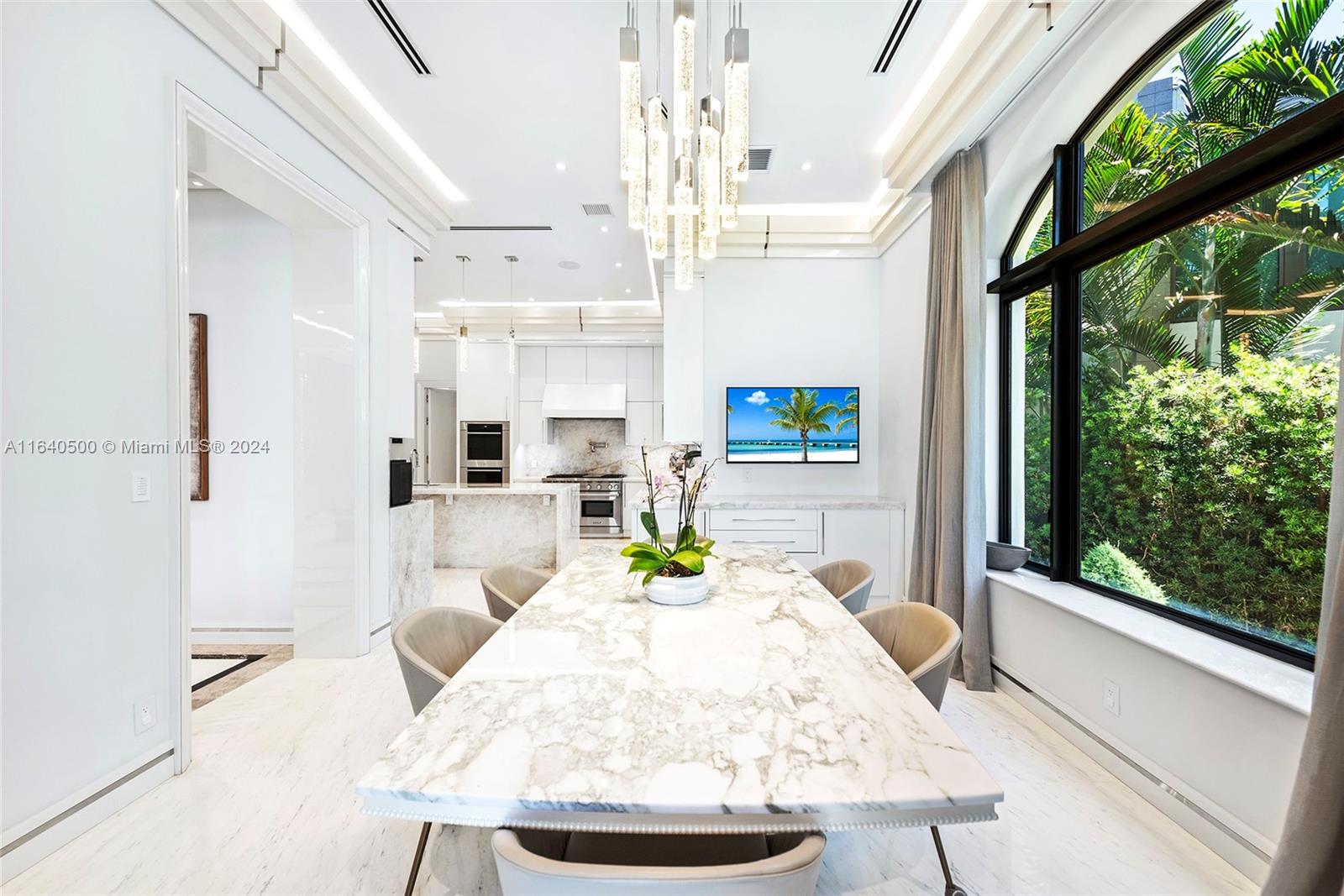 GOLDEN BEACH SEC E - Residential
