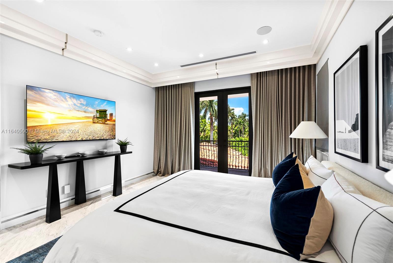 GOLDEN BEACH SEC E - Residential