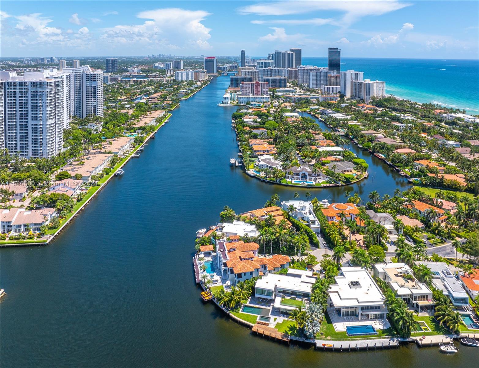 GOLDEN BEACH SEC E - Residential
