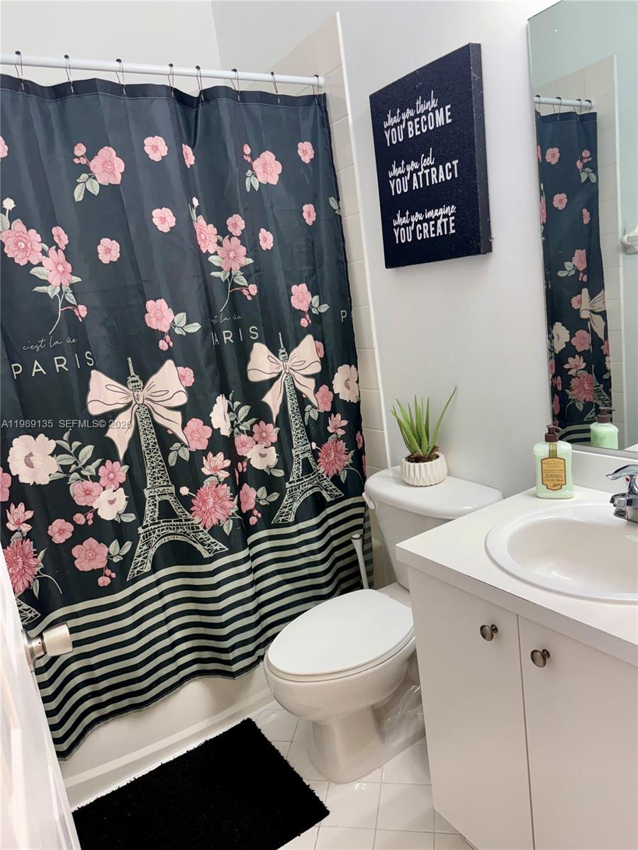 FLORIDIAN ISLES SOUTH - Residential