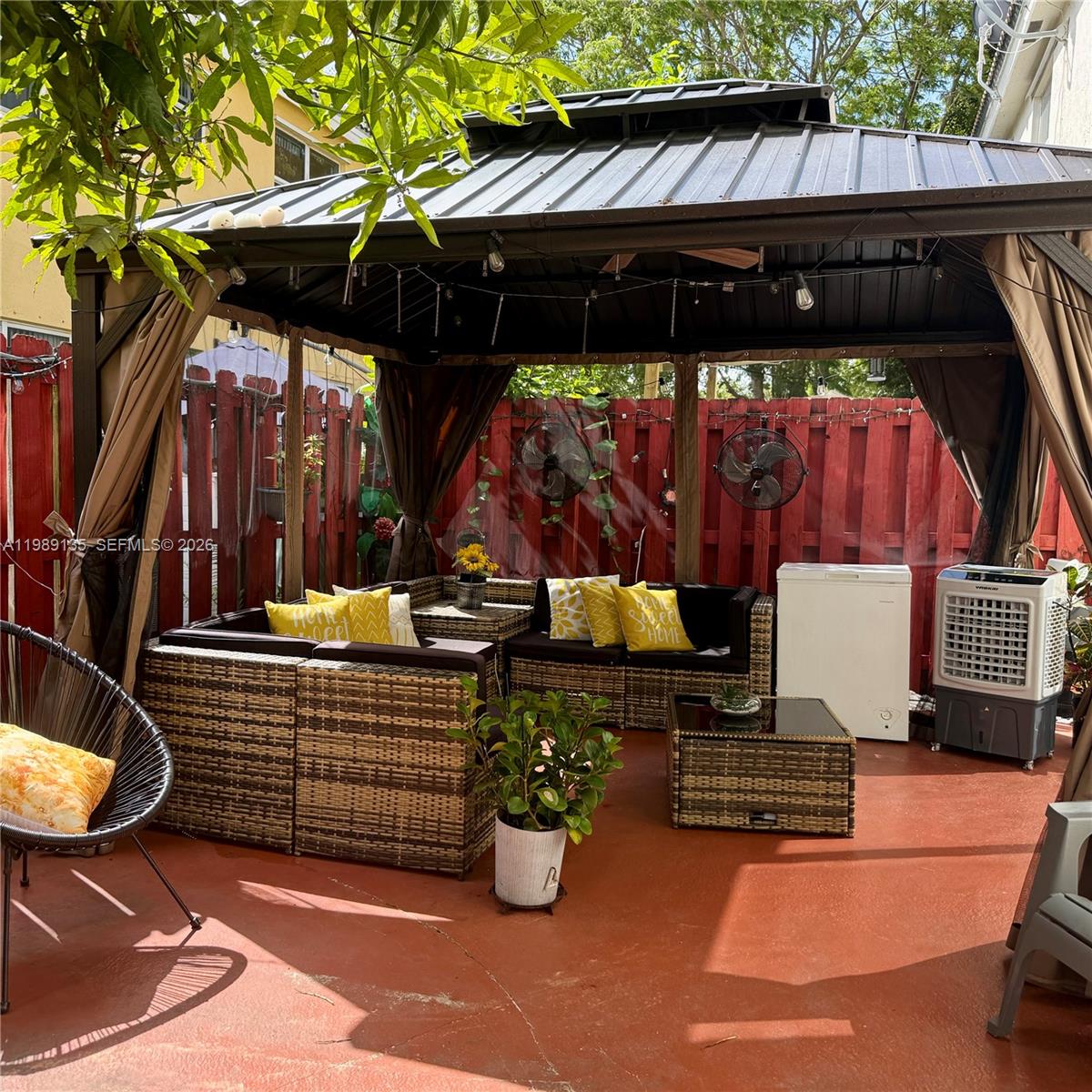 FLORIDIAN ISLES SOUTH - Residential