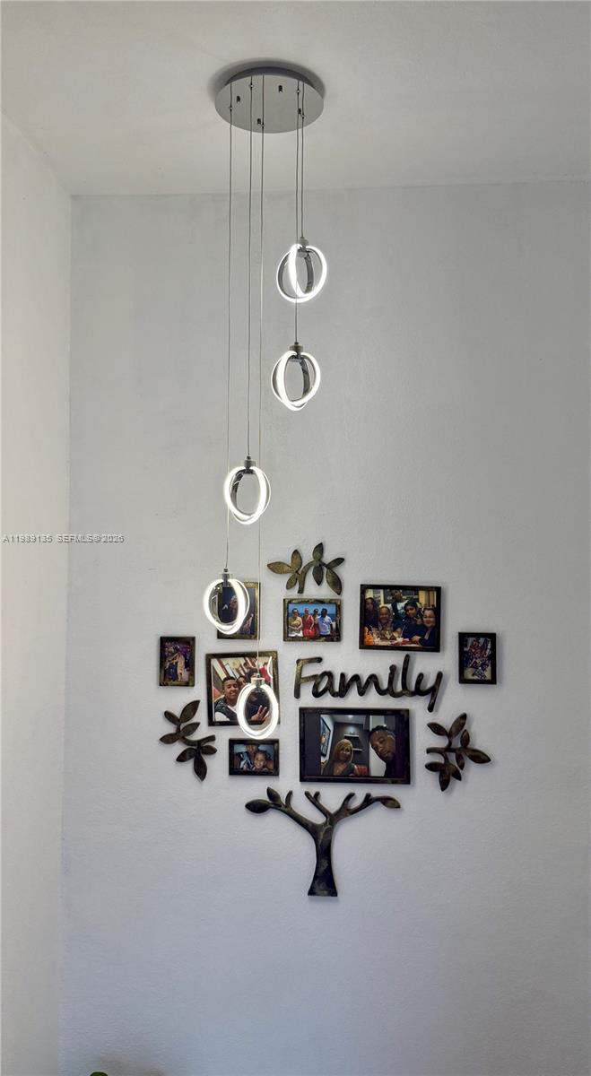 FLORIDIAN ISLES SOUTH - Residential