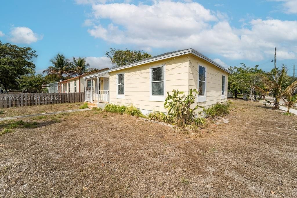 Photo of 803 36th St, West Palm Beach, FL 33407 (MLS # A11972515)