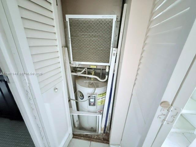 SOMERSET NO 4 CONDO - Residential