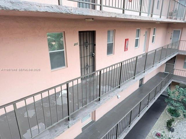 SOMERSET NO 4 CONDO - Residential