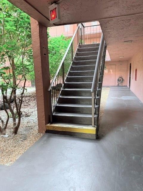 SOMERSET NO 4 CONDO - Residential