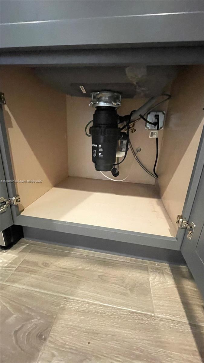 WOODSIDE APTS CONDO - Residential Lease