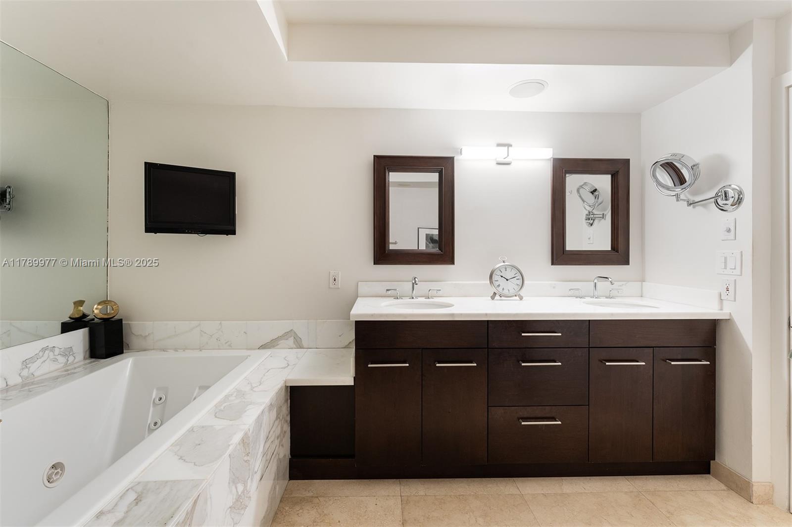 NINE ISLAND AVENUE CONDO - Residential