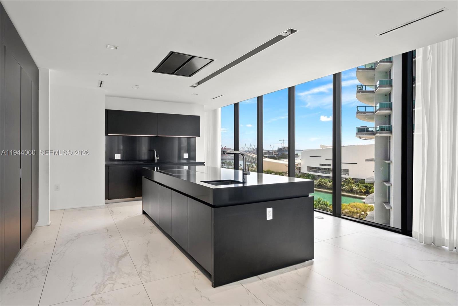 ONE THOUSAND MUSEUM CONDO - Residential