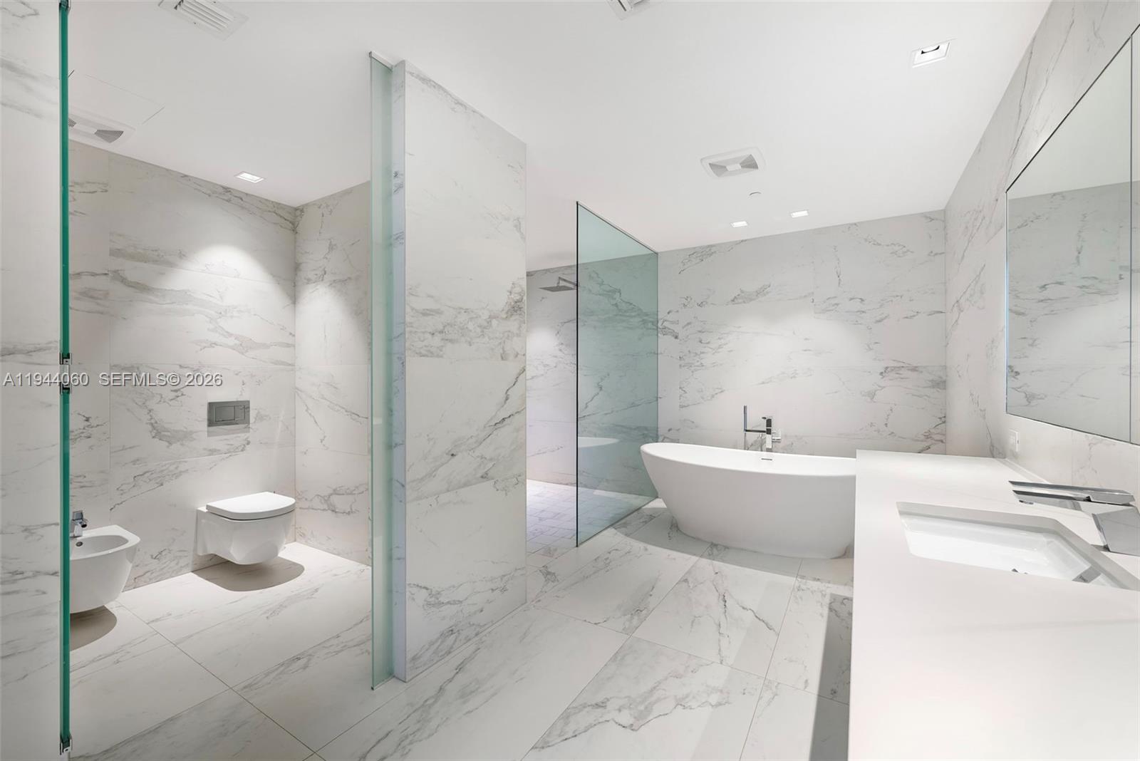 ONE THOUSAND MUSEUM CONDO - Residential