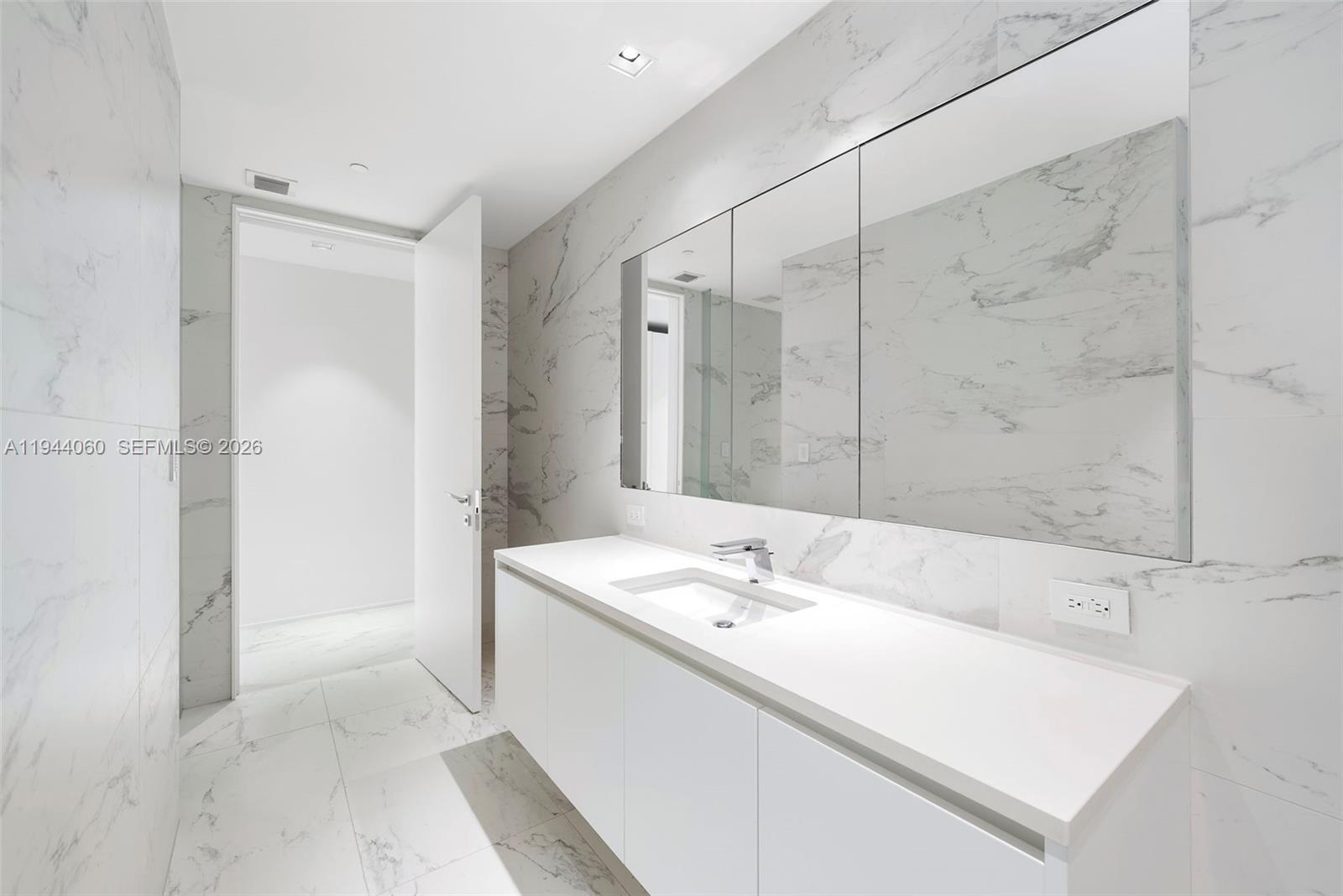 ONE THOUSAND MUSEUM CONDO - Residential