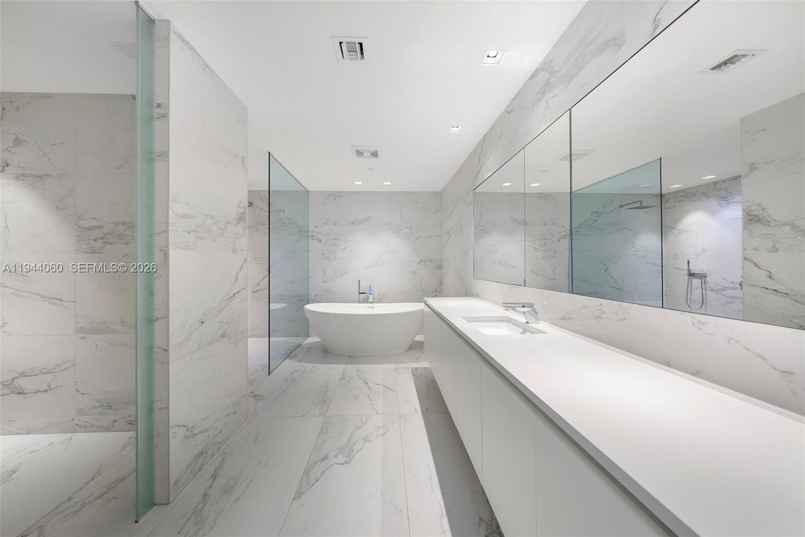 ONE THOUSAND MUSEUM CONDO - Residential