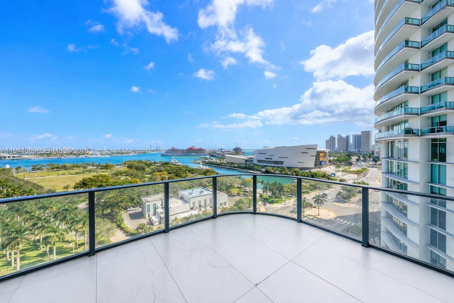 ONE THOUSAND MUSEUM CONDO - Residential